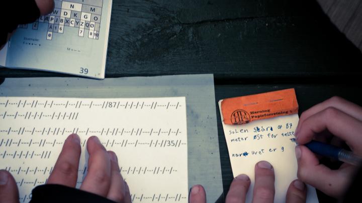 Spejdere på løb løser Morsekoder
